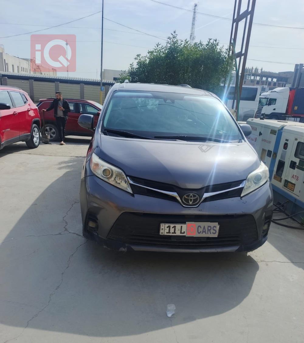 تۆیۆتا سیانا